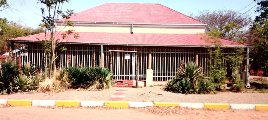 4 Bedroom Property for Sale in Petrusburg Free State